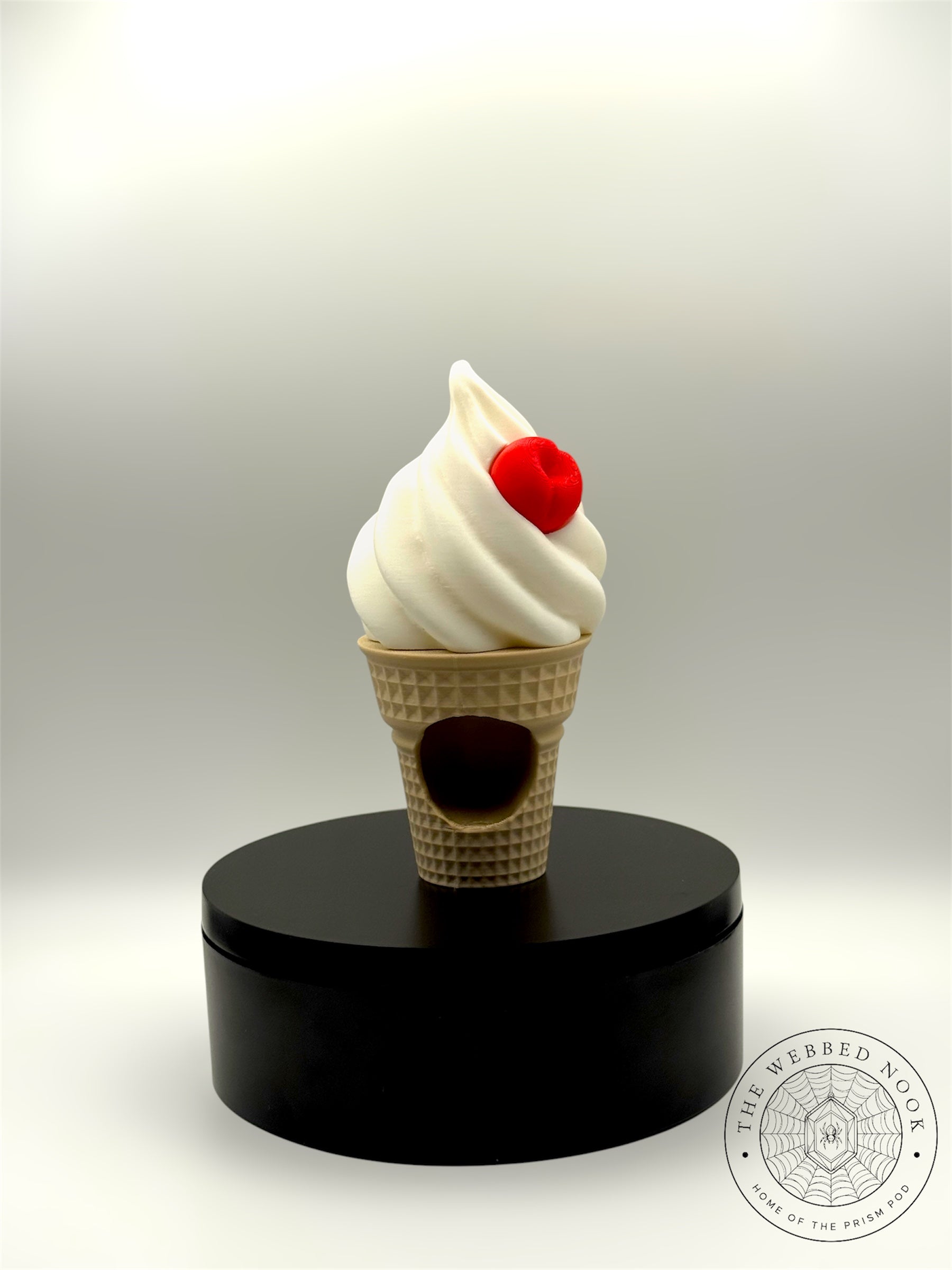 Magnetic Ice Cream Hide for Jumping Spiders