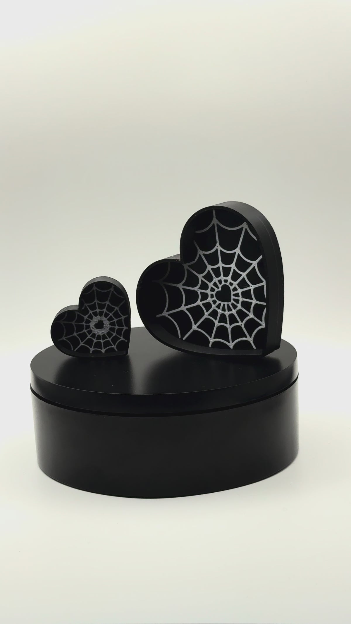 Spiderweb Heart Water Dish