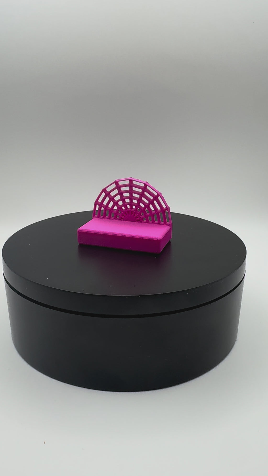 Magnetic Spider Web Platform Ledge