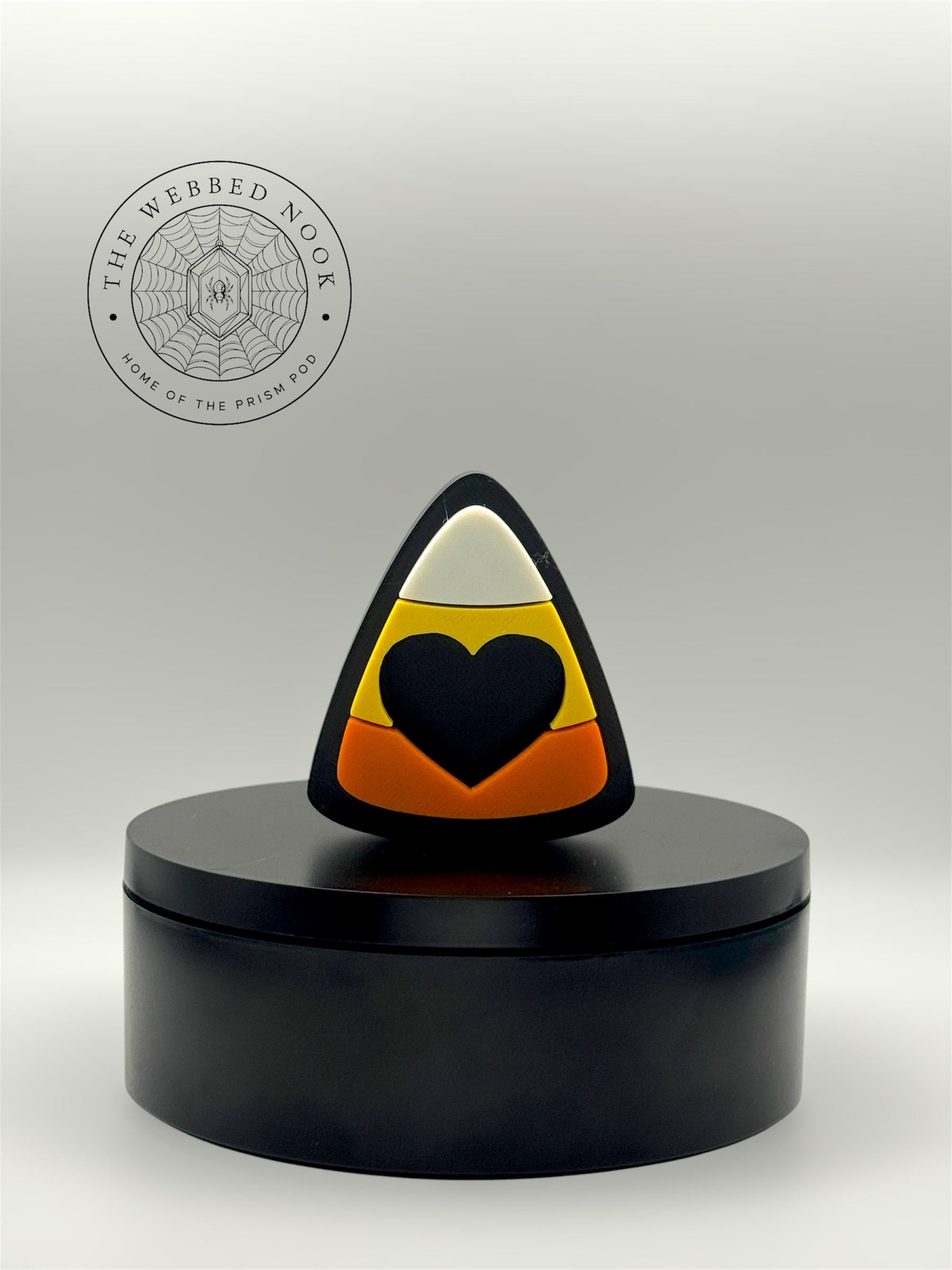 3D Printed Candy Corn Jumping Spider Hide – Magnetic Halloween Enclosure Accessory